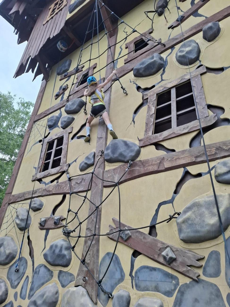 Školní výlet do outdoorového resortu Březová  5.A a 5.B