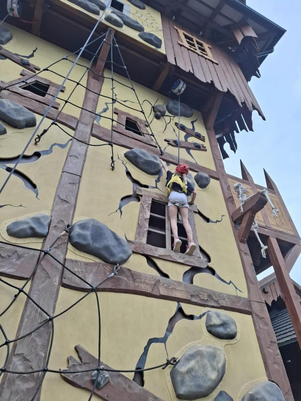 Školní výlet do outdoorového resortu Březová  5.A a 5.B