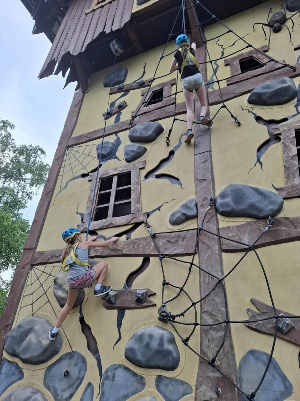 Školní výlet do outdoorového resortu Březová  5.A a 5.B