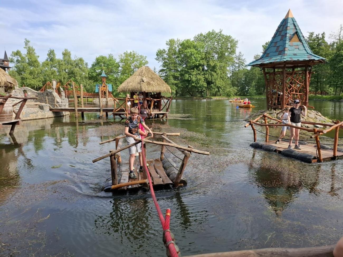 Školní výlet do outdoorového resortu Březová  5.A a 5.B