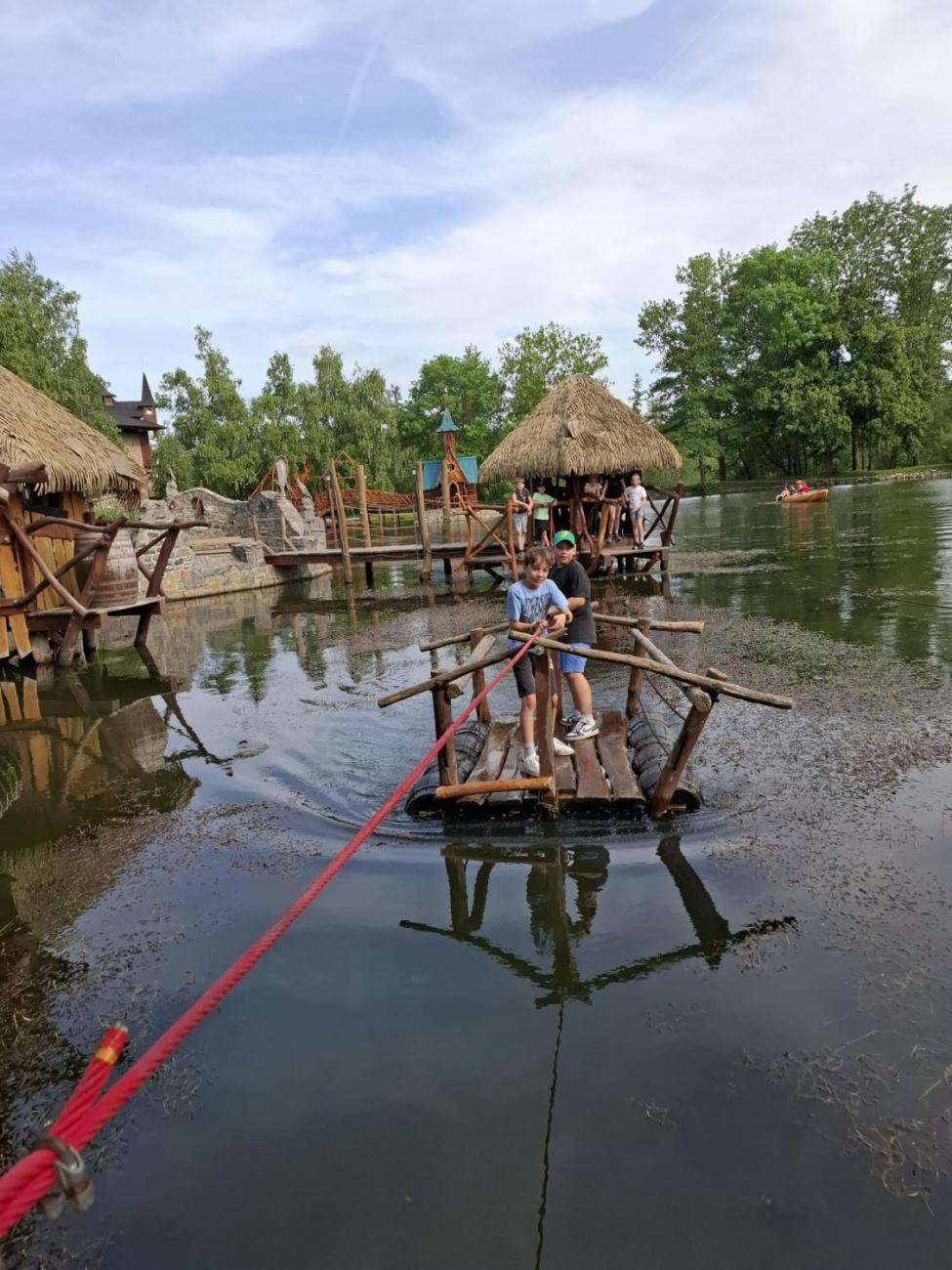 Školní výlet do outdoorového resortu Březová  5.A a 5.B