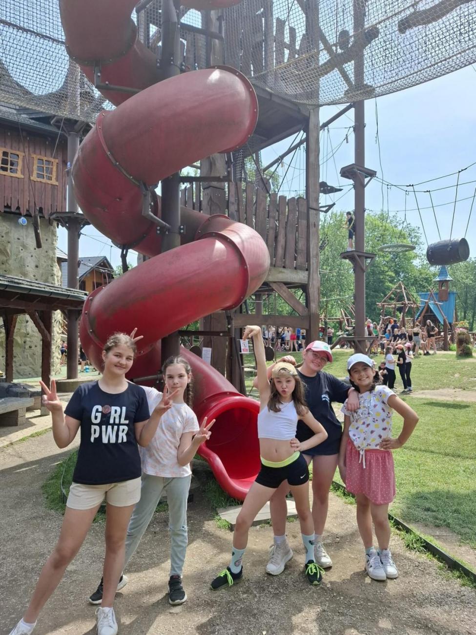 Školní výlet do outdoorového resortu Březová  5.A a 5.B