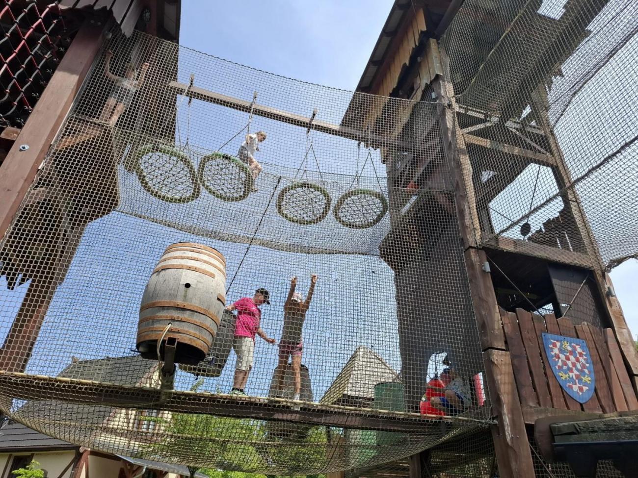 Školní výlet do outdoorového resortu Březová  5.A a 5.B