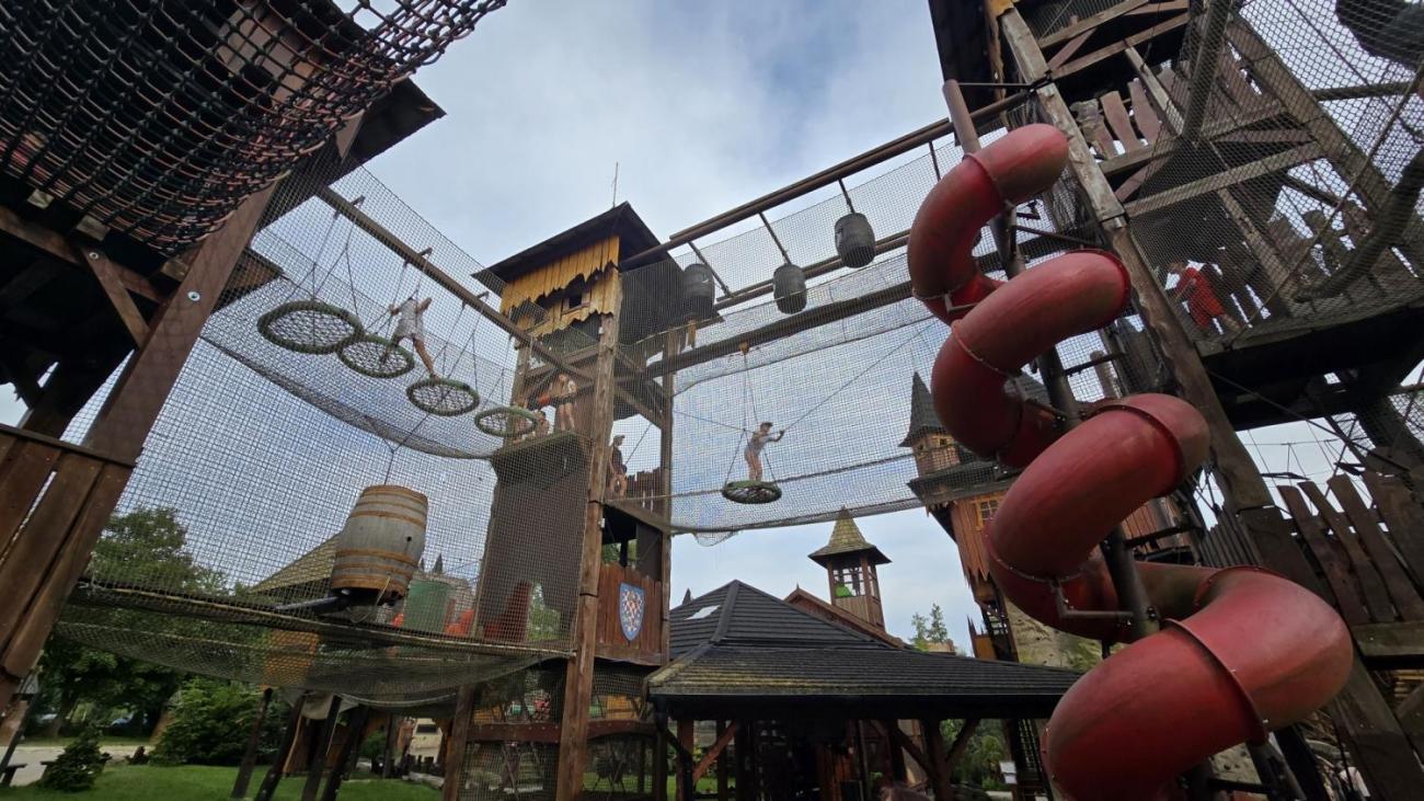 Outdoorové centrum Březová  5.C