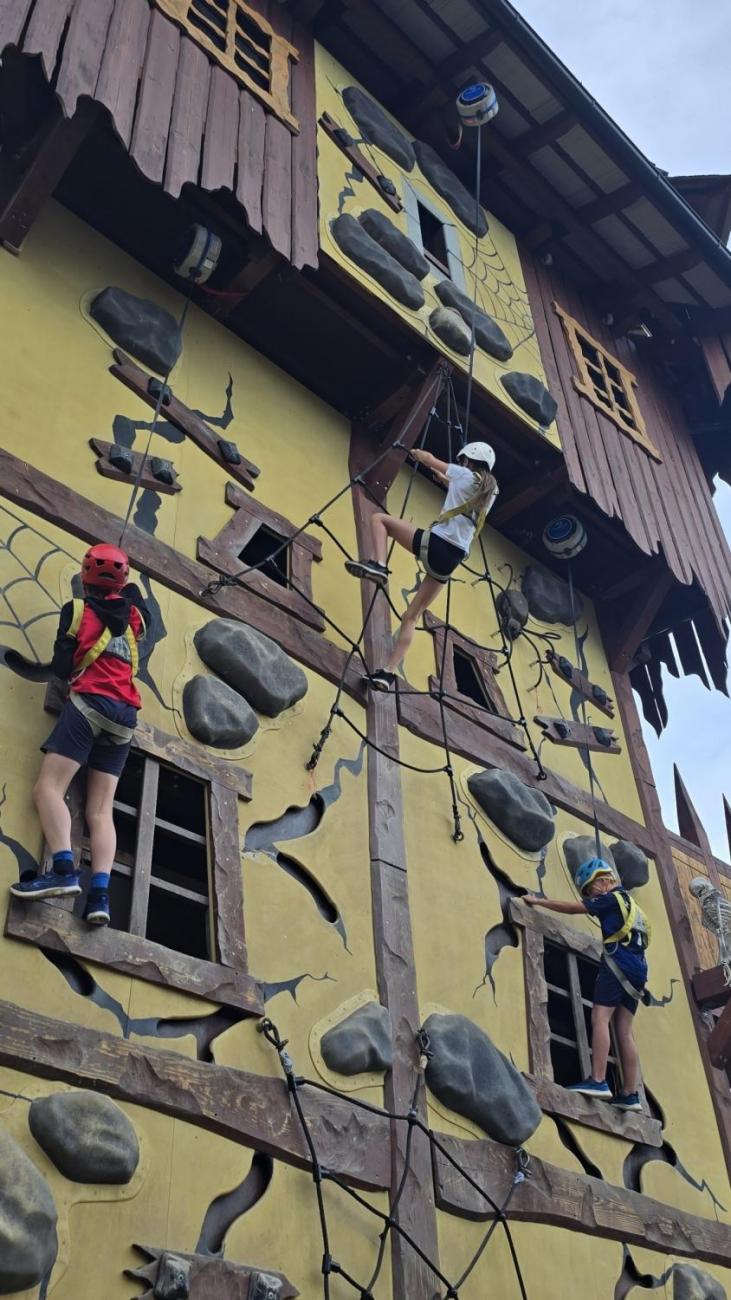 Outdoorové centrum Březová  5.C