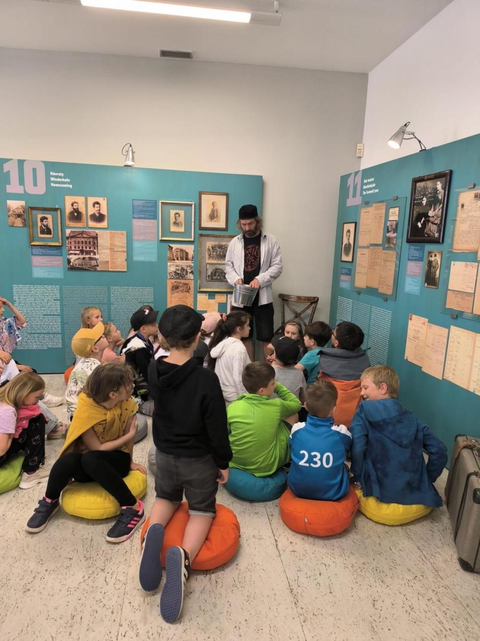 Až za velkou louží  2.A