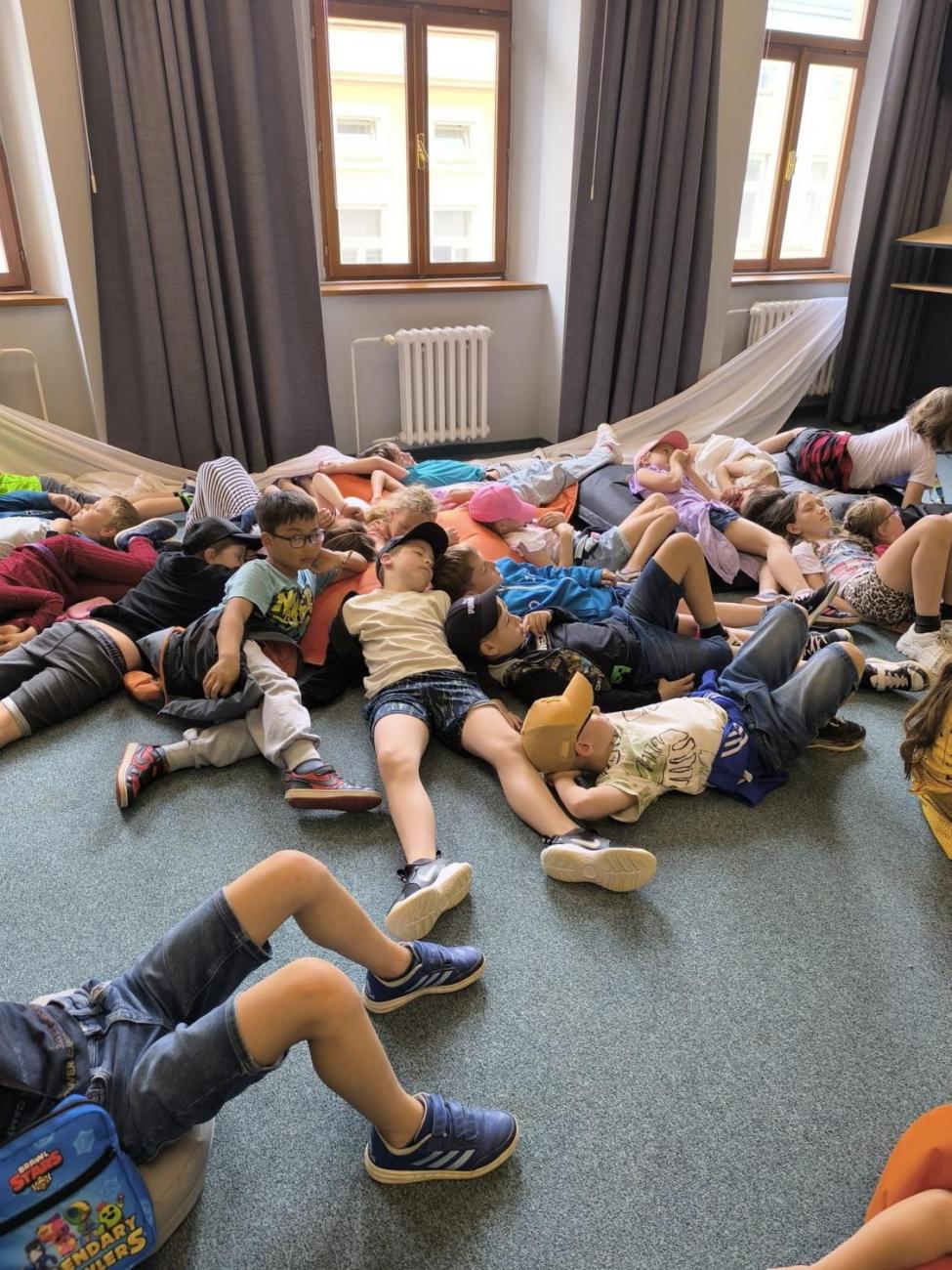 Až za velkou louží  2.A