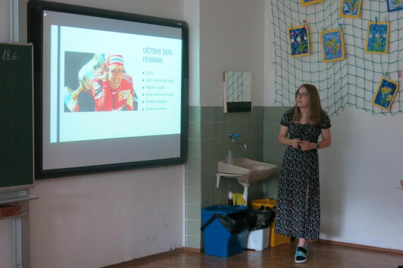 Deváťáci prezentují své ročníkové práce