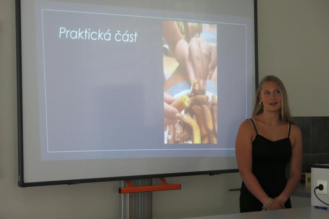 Deváťáci prezentují své ročníkové práce