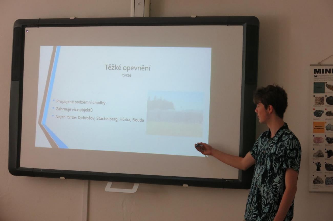 Deváťáci prezentují své ročníkové práce