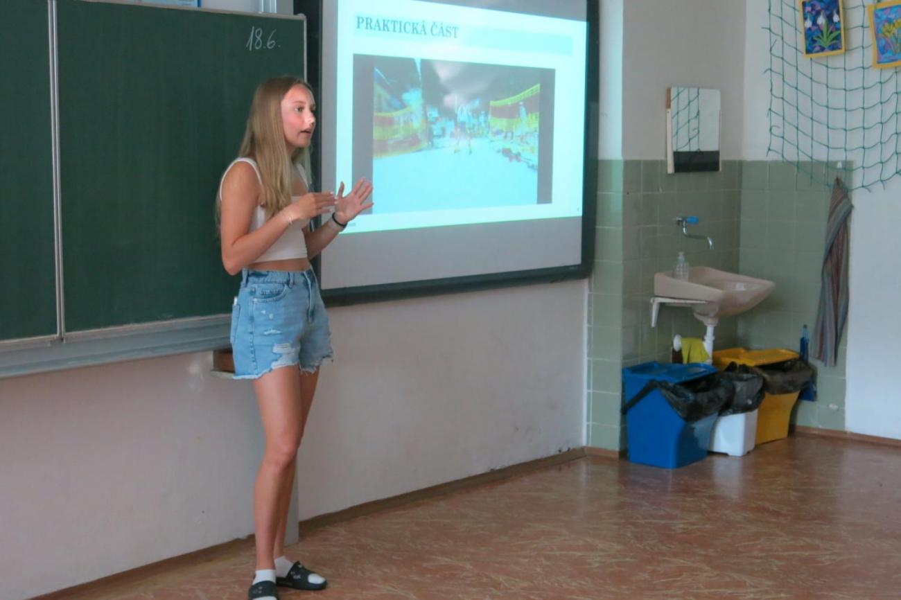 Deváťáci prezentují své ročníkové práce