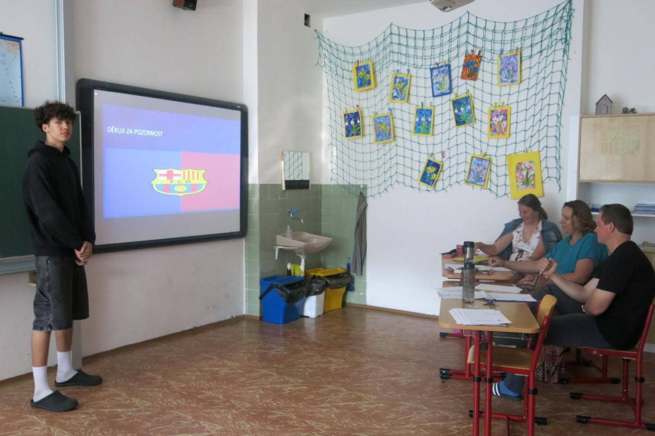 Deváťáci prezentují své ročníkové práce