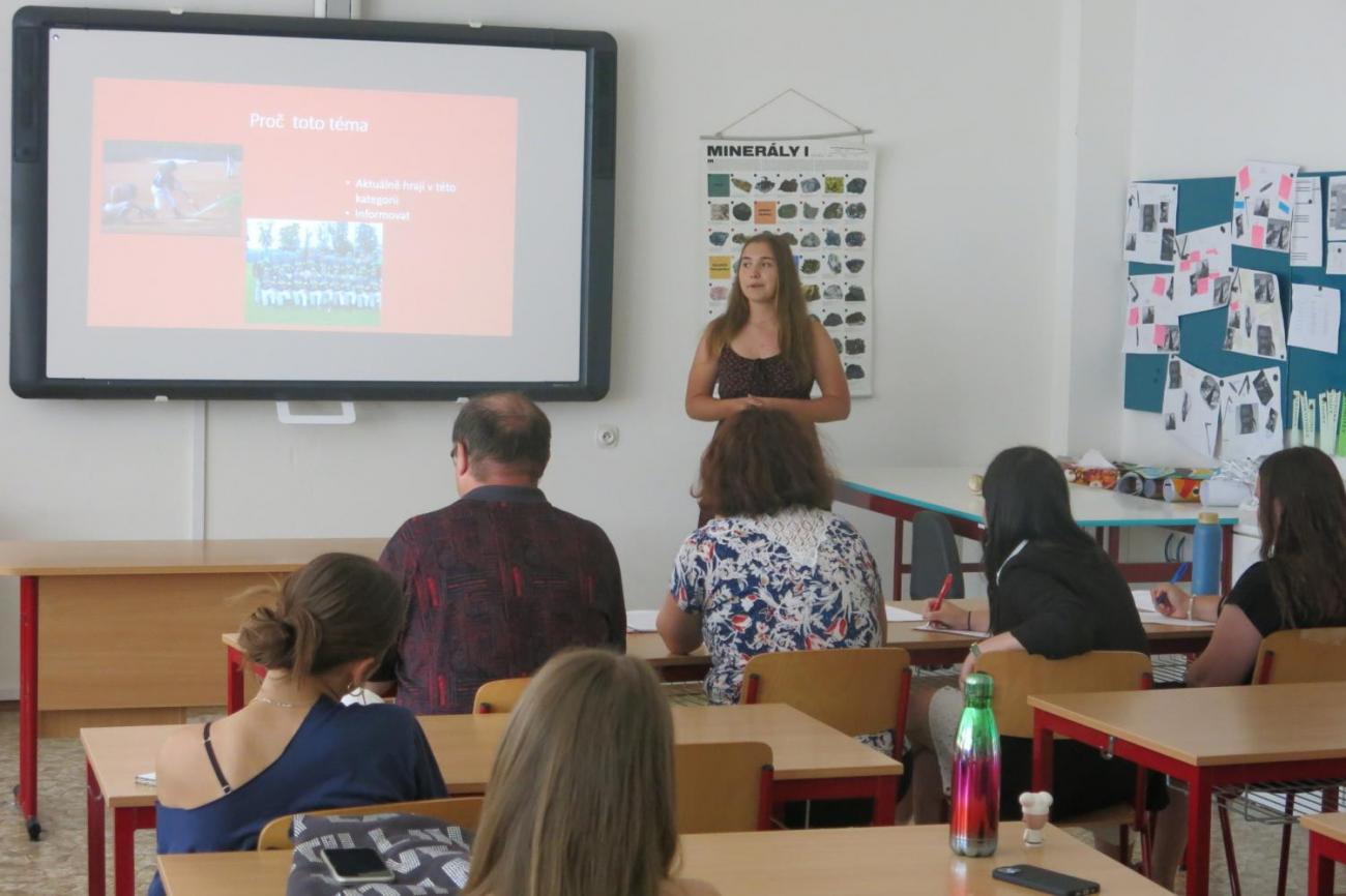 Deváťáci prezentují své ročníkové práce