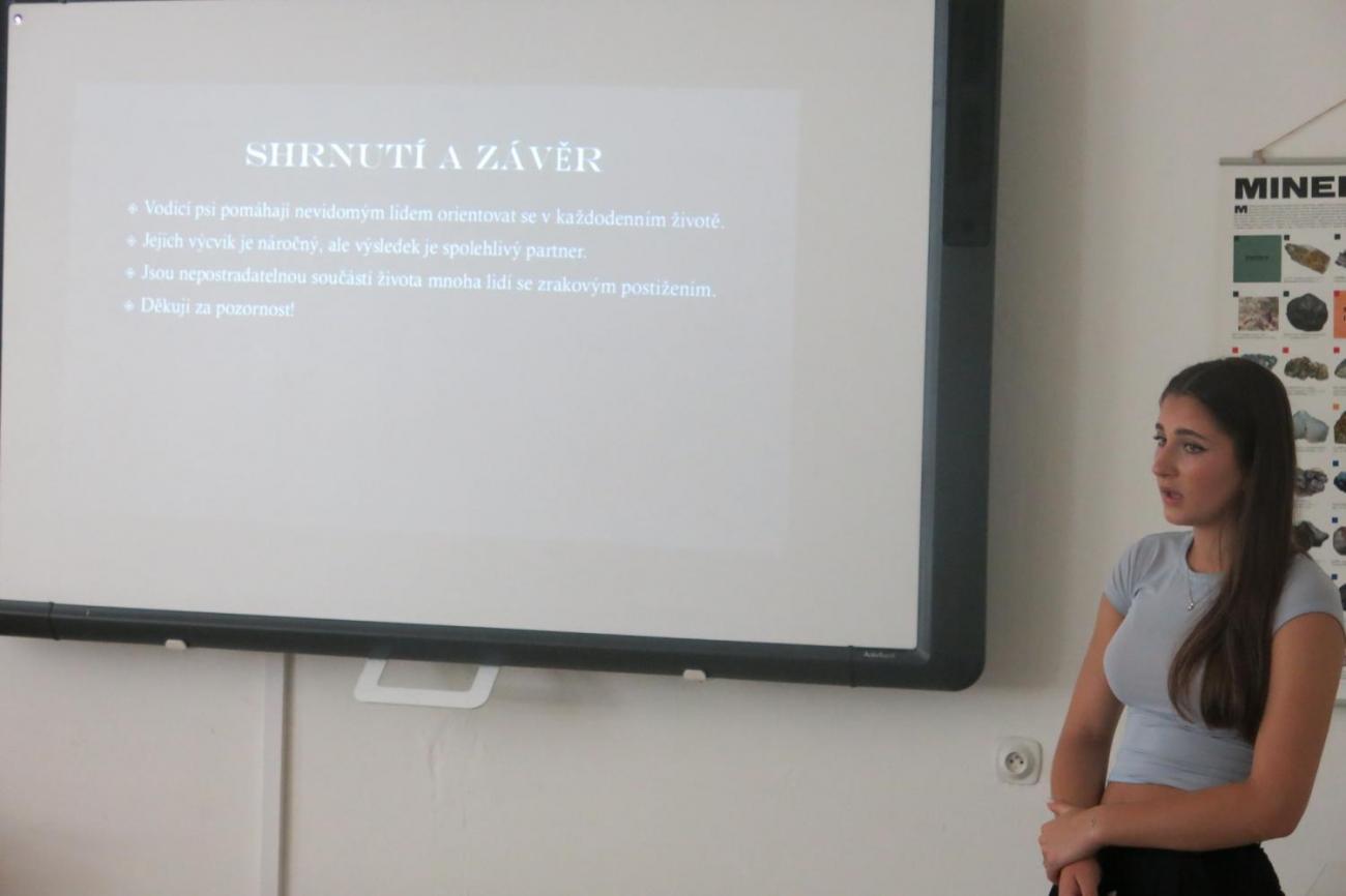 Deváťáci prezentují své ročníkové práce