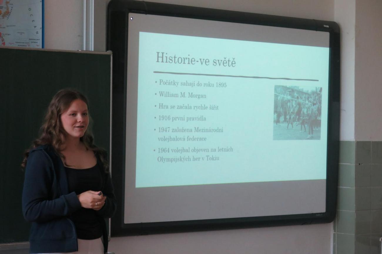 Deváťáci prezentují své ročníkové práce