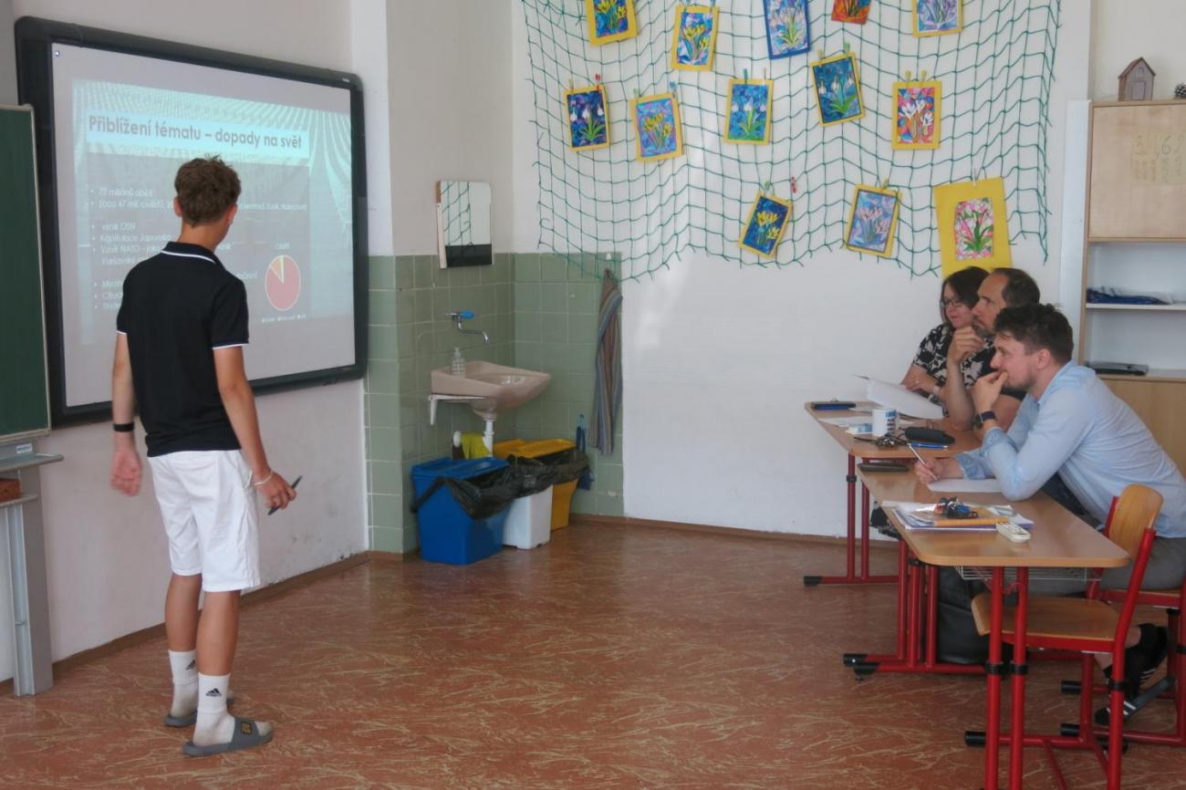 Deváťáci prezentují své ročníkové práce