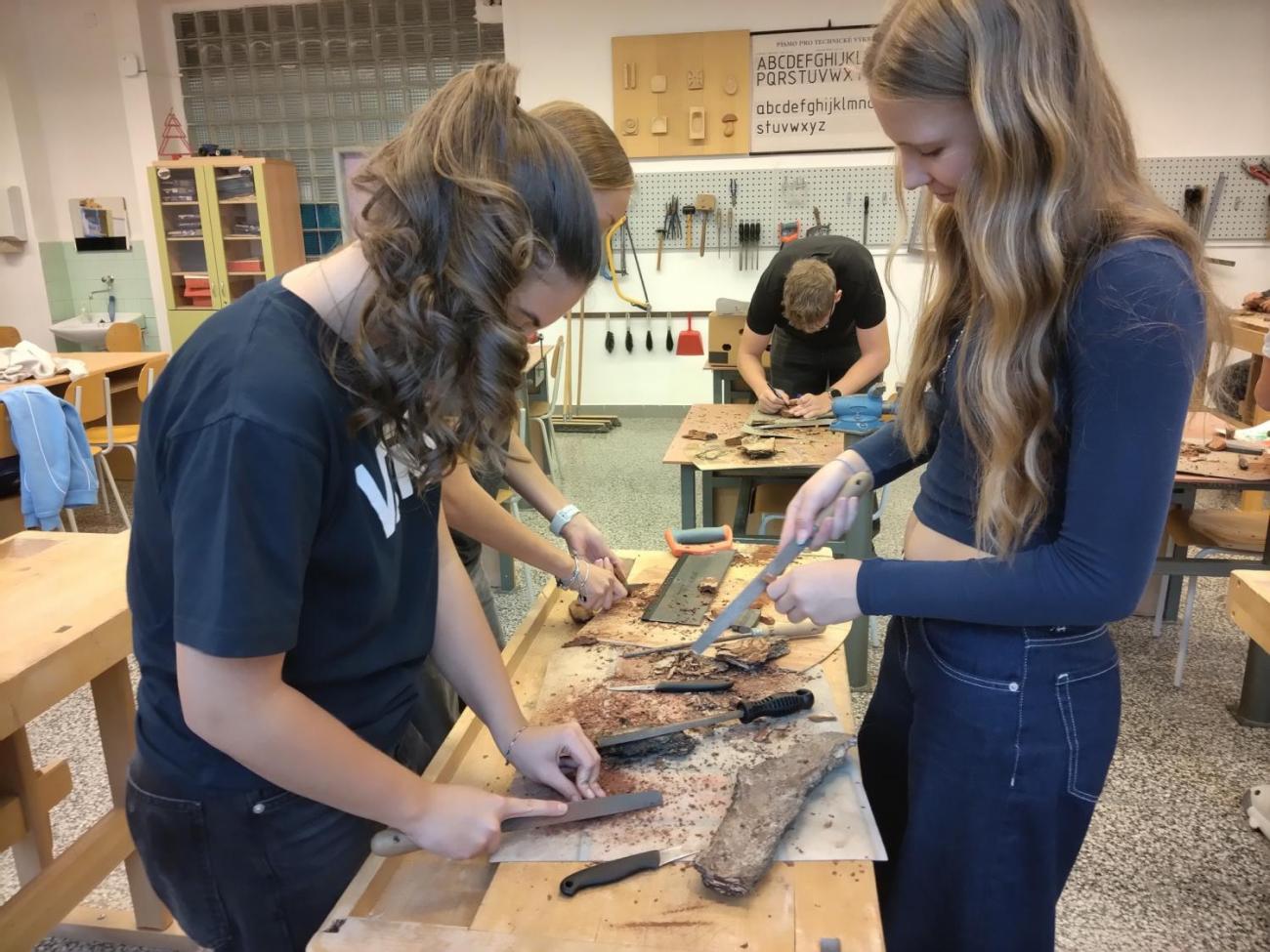 Řežeme, dlabeme, brousíme…