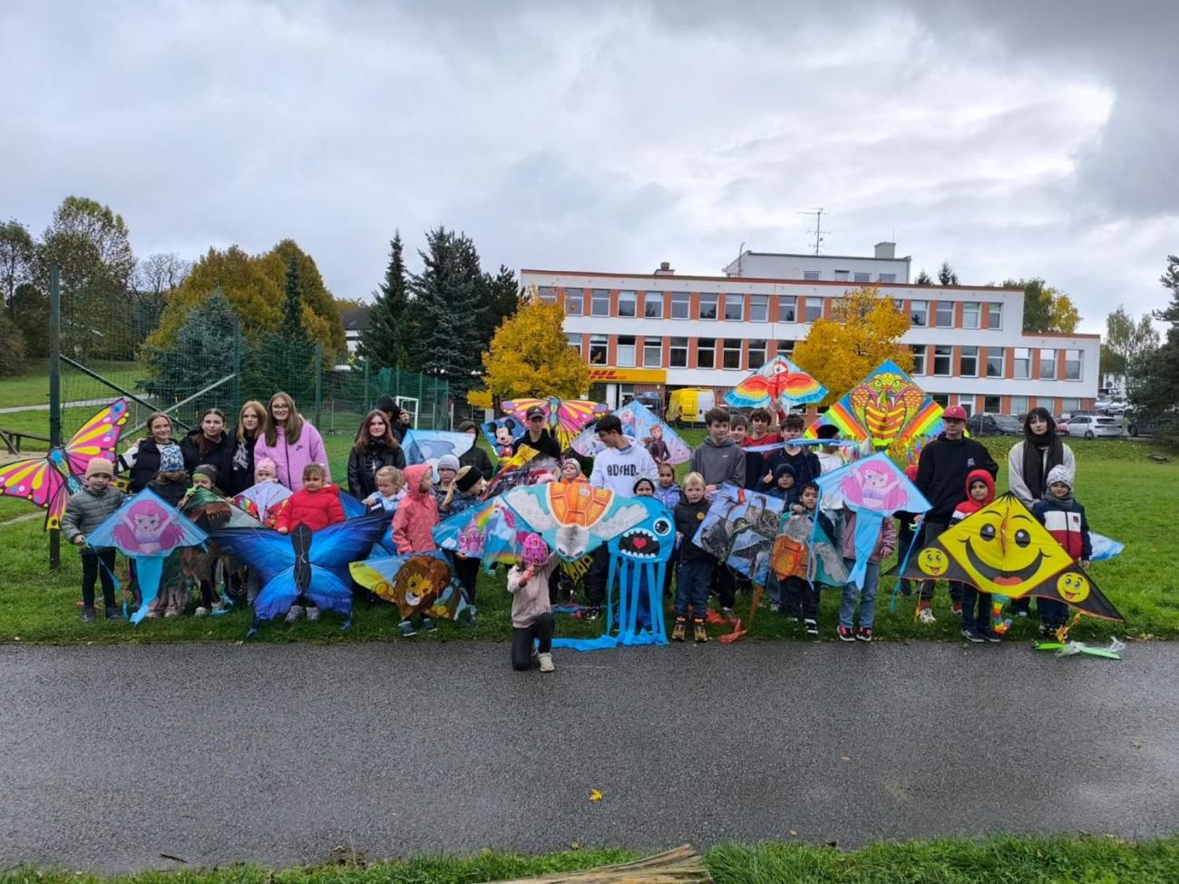 Společné pouštění draků 1.A a 9.A