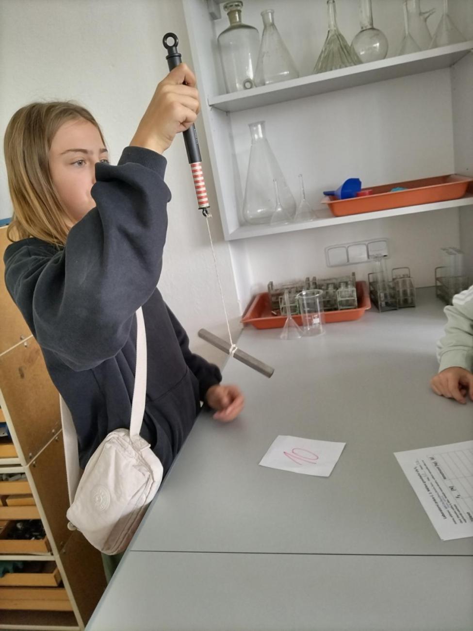 Praktická měření gravitační síly  6. ročník