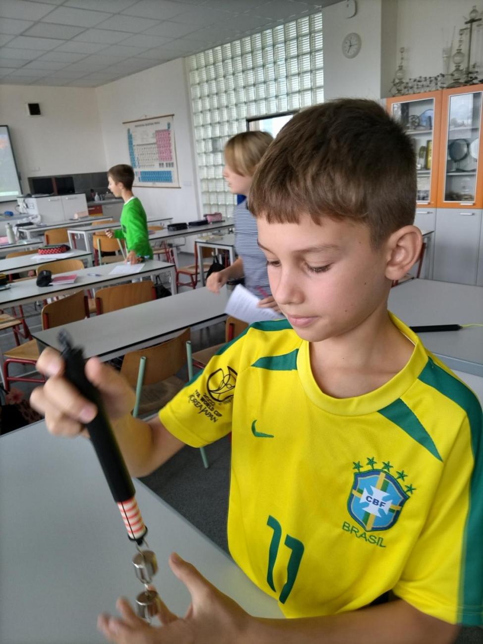 Praktická měření gravitační síly  6. ročník