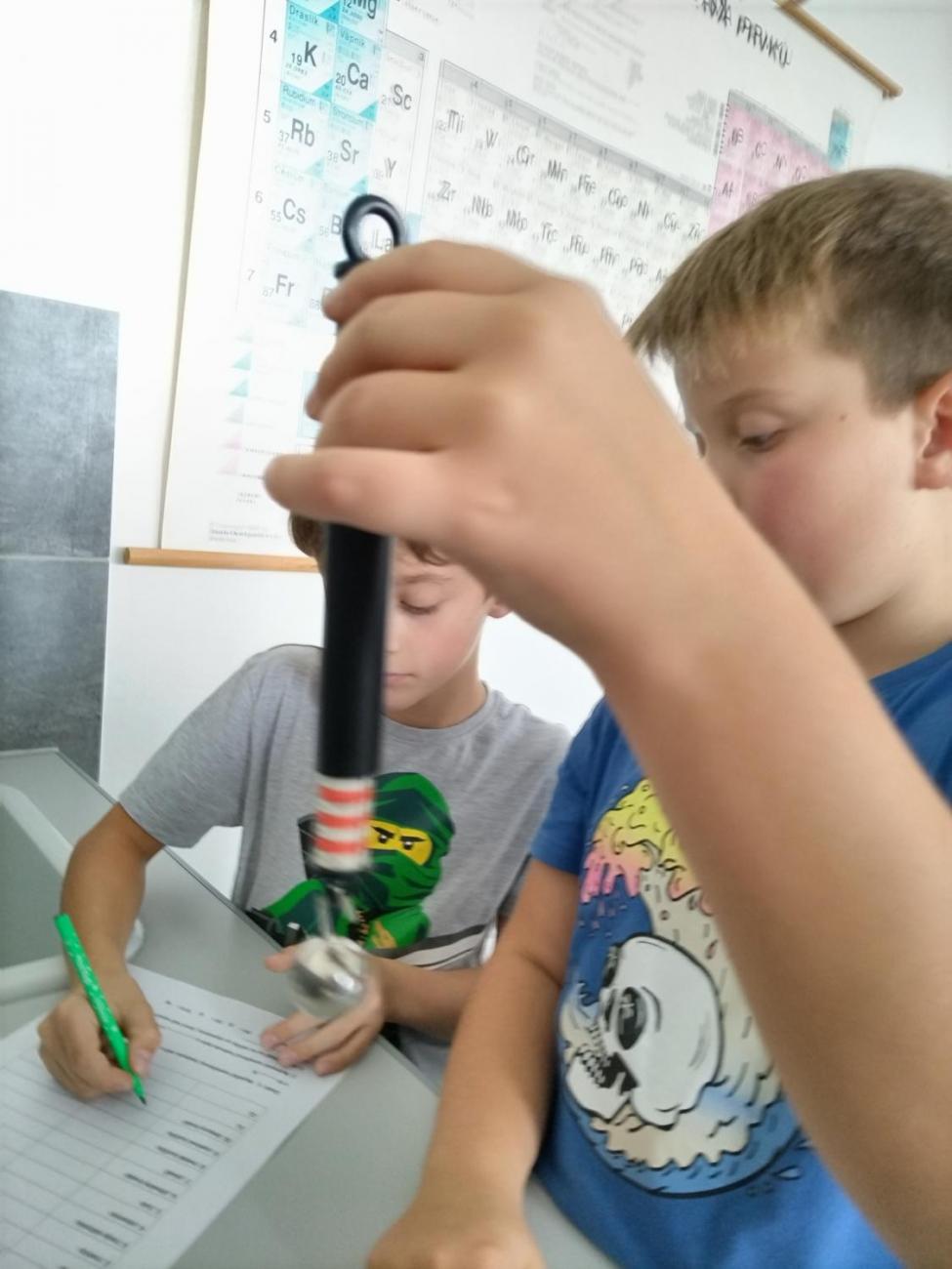 Praktická měření gravitační síly  6. ročník