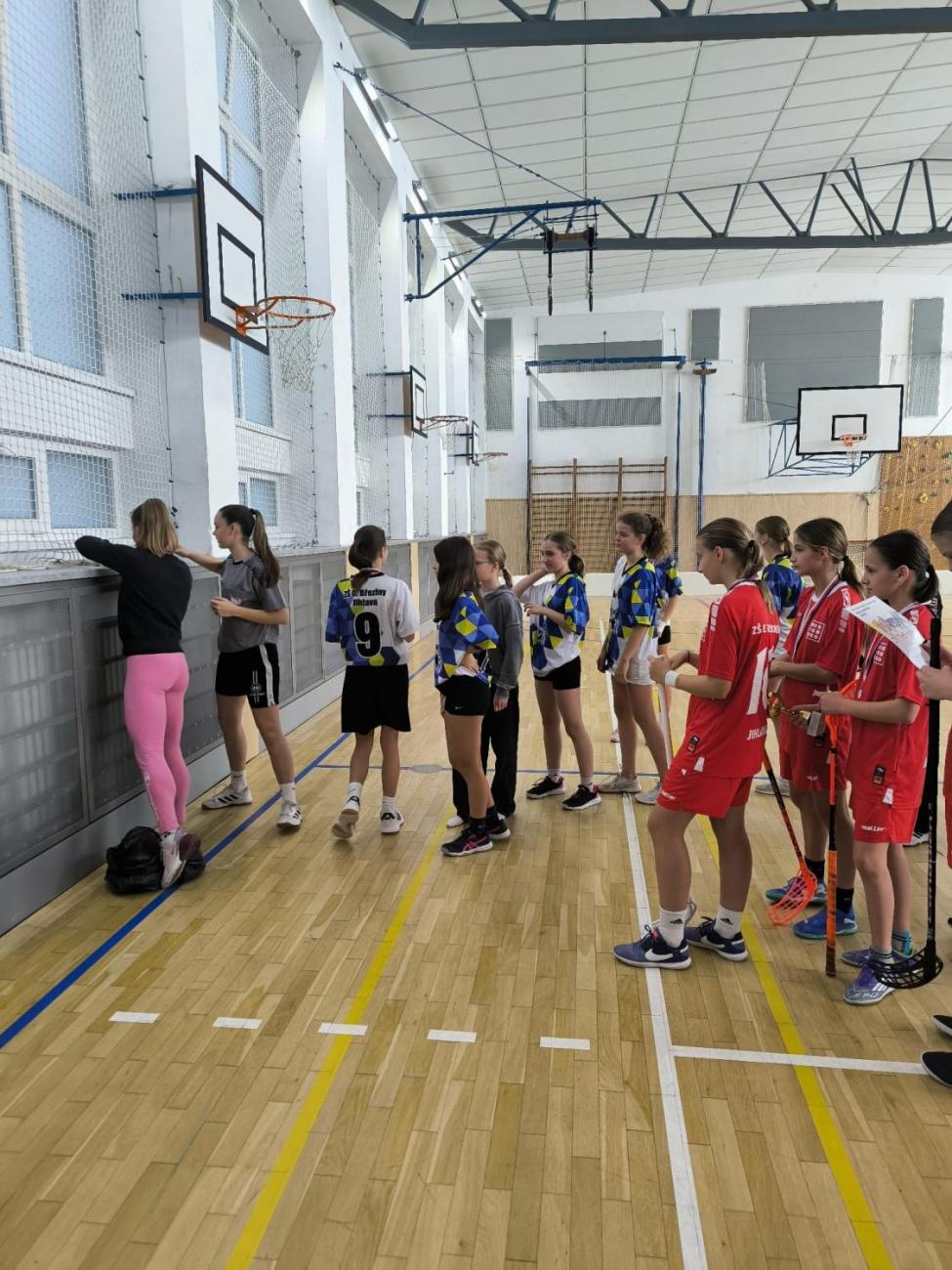 Zlato pro naše mladší žákyně ve florbalu!