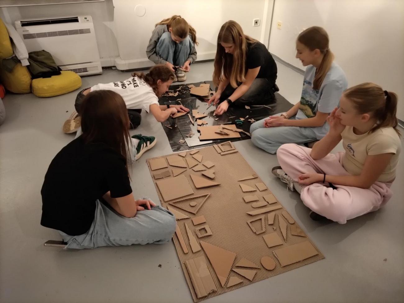 Výtvarný program k výstavě Jolany Havelkové – Zwischen zwei Orten, 7.C