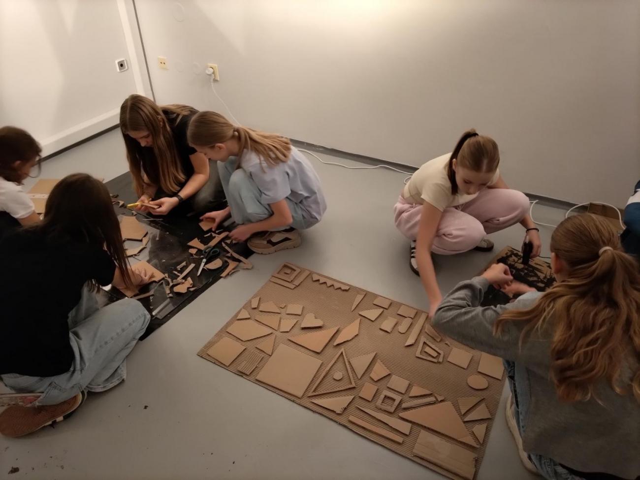 Výtvarný program k výstavě Jolany Havelkové – Zwischen zwei Orten, 7.C