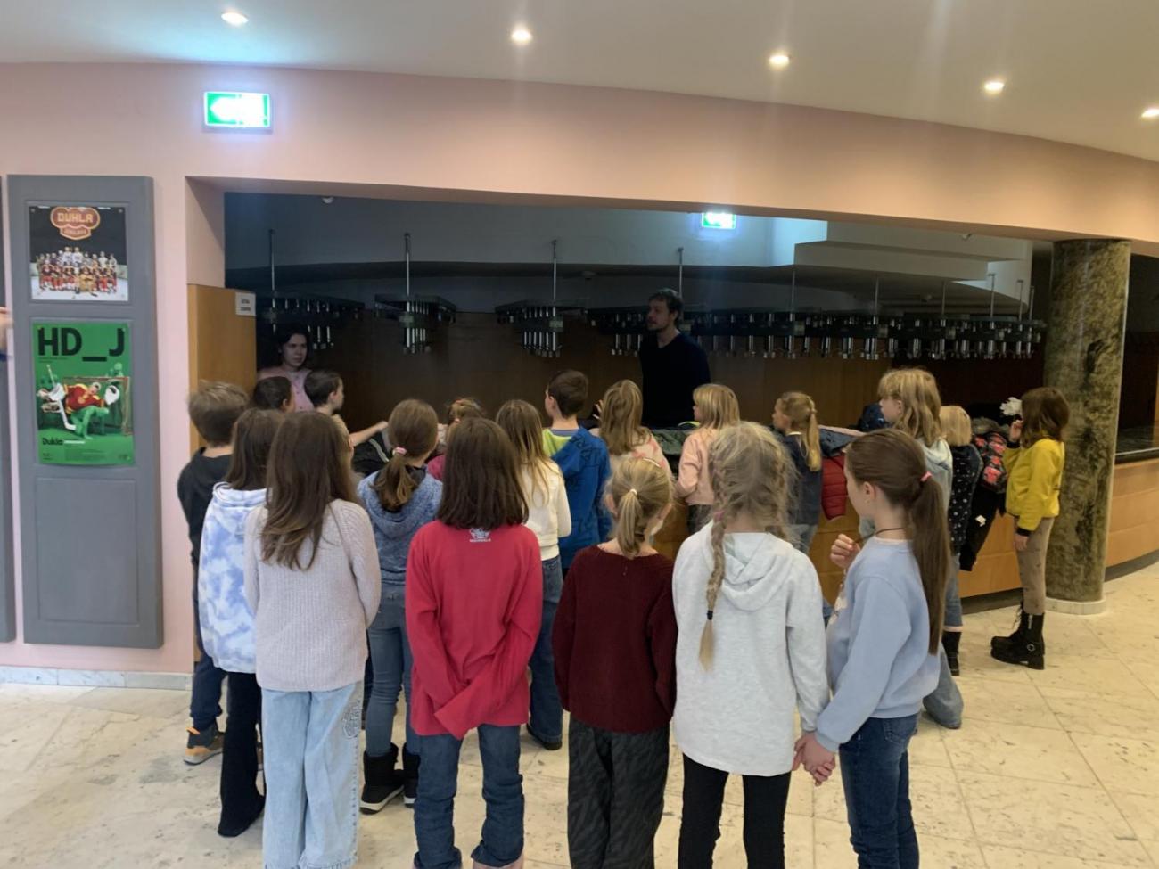 Poprvé v divadle  3.B