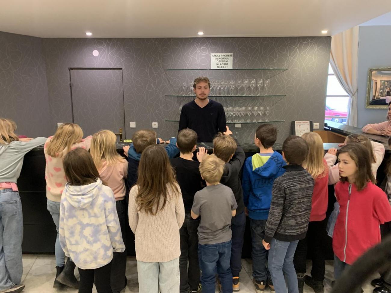 Poprvé v divadle  3.B