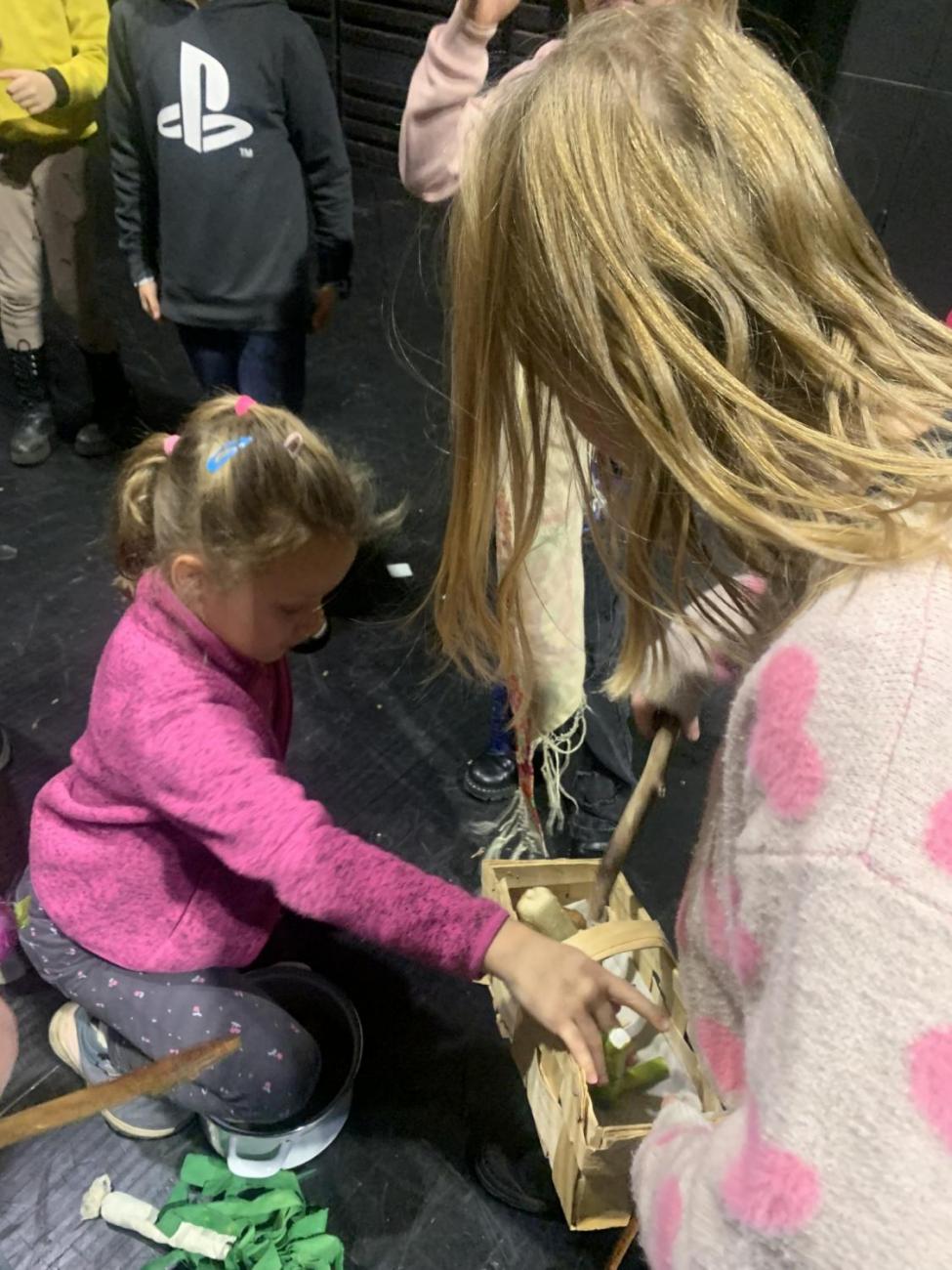 Poprvé v divadle  3.B