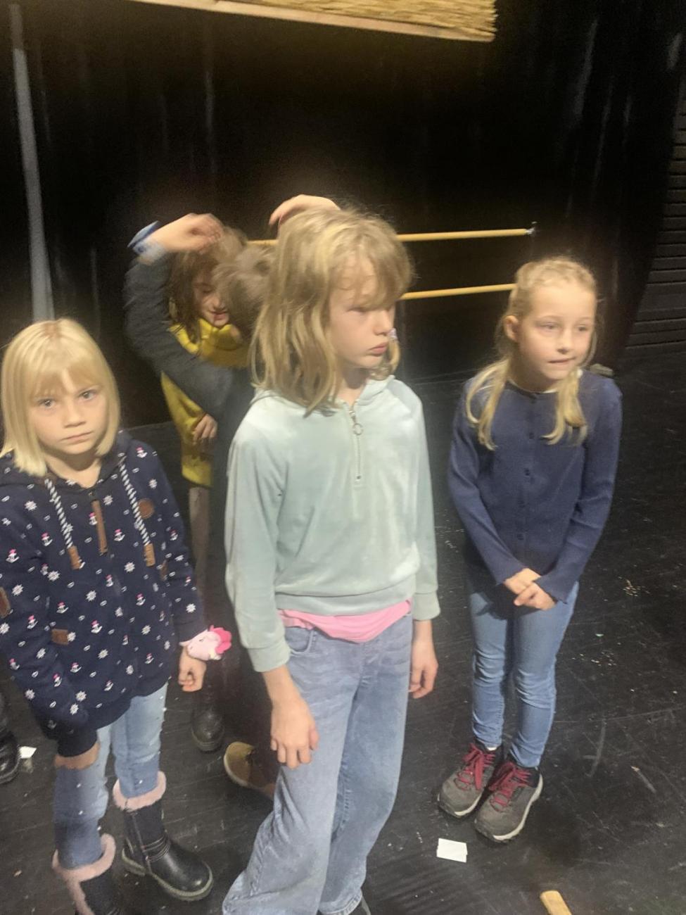 Poprvé v divadle  3.B