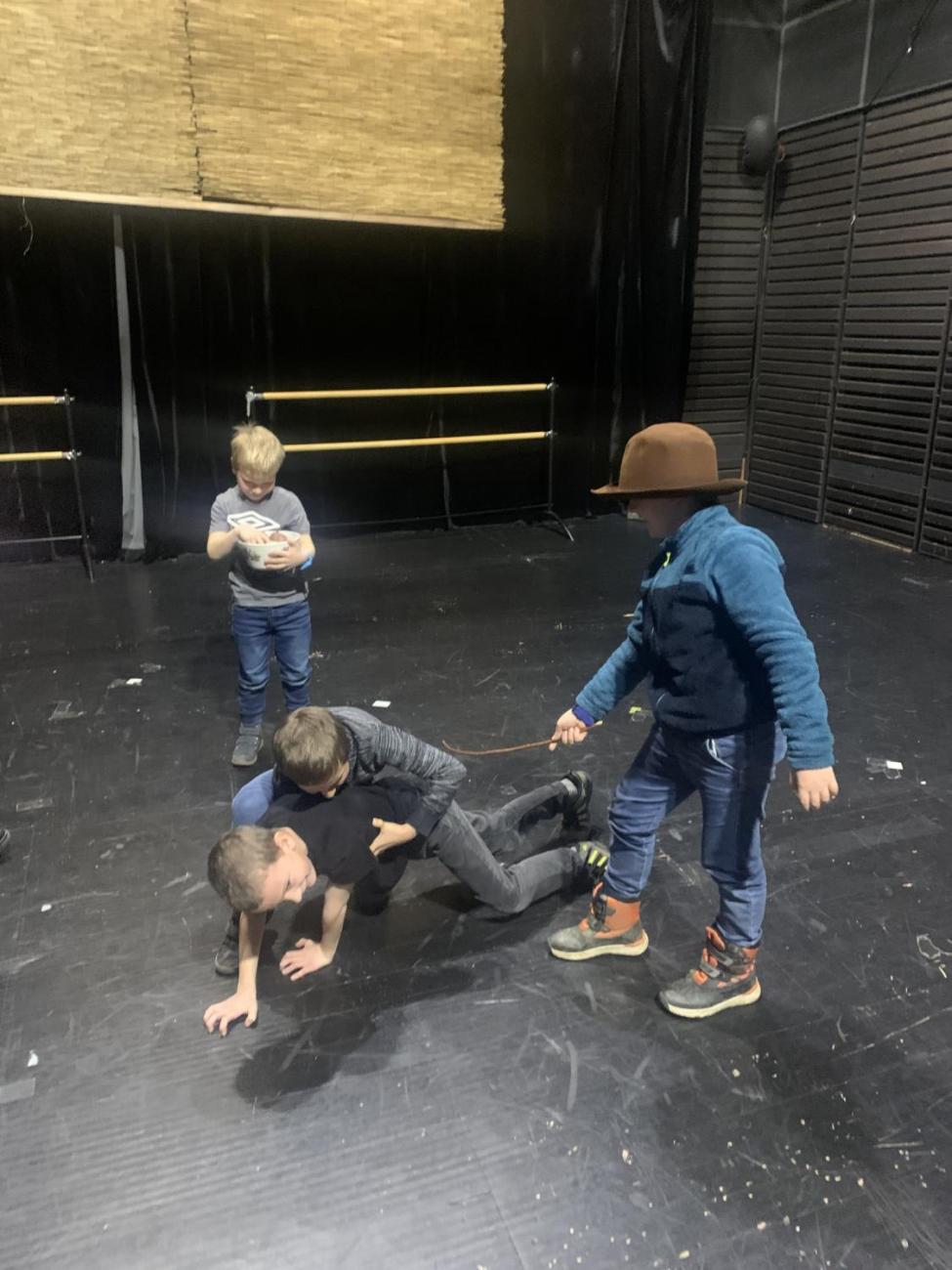 Poprvé v divadle  3.B