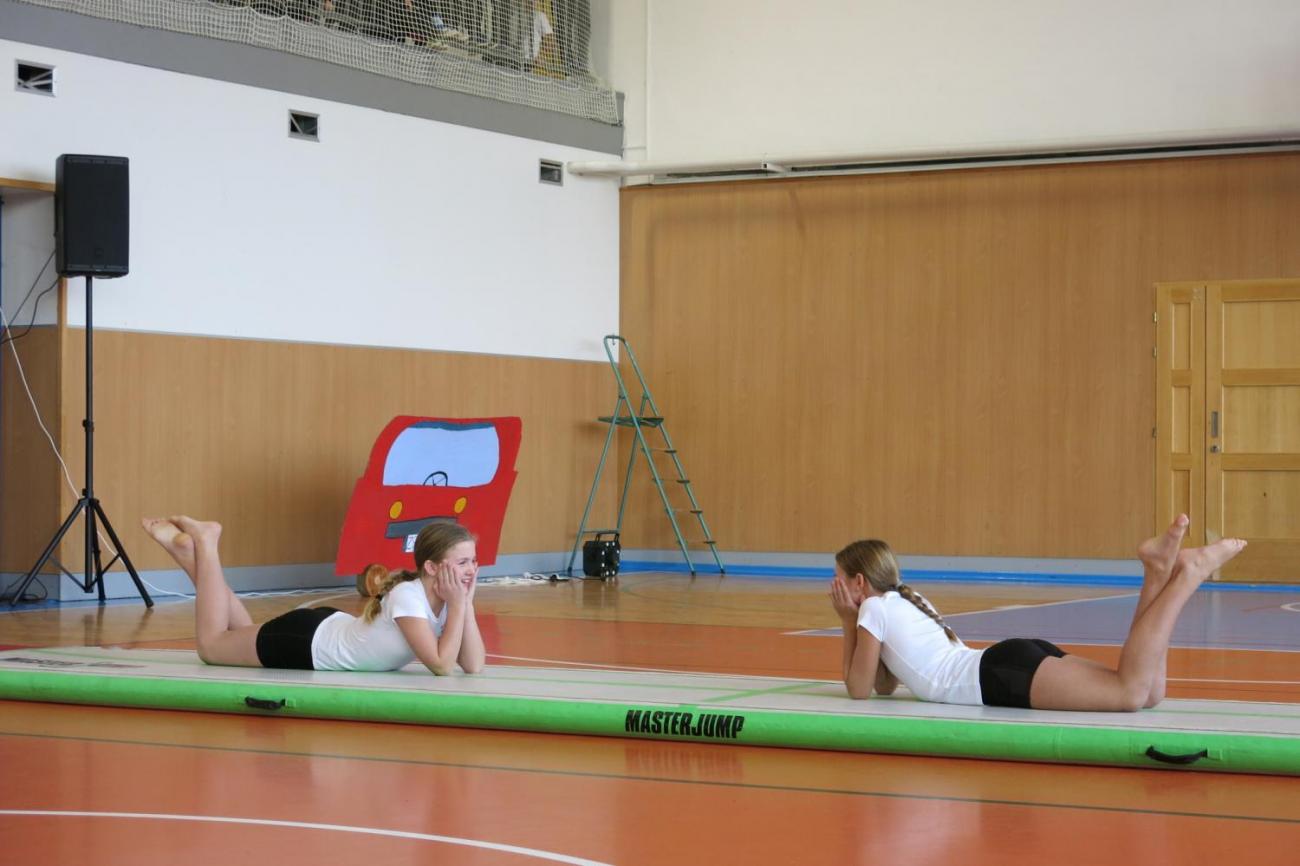 Vystoupení v tělocvičně v rámci 32. Veletrhu zdraví