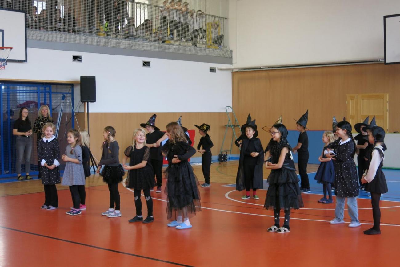 Vystoupení v tělocvičně v rámci 32. Veletrhu zdraví