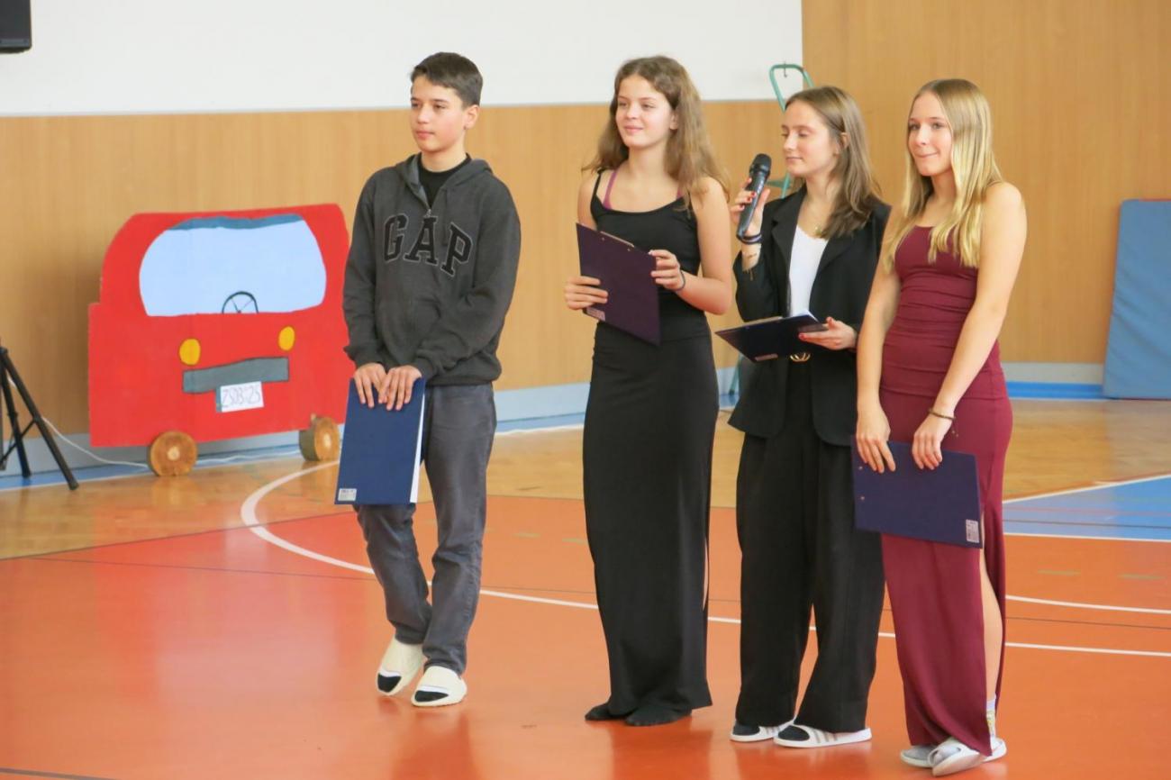 Vystoupení v tělocvičně v rámci 32. Veletrhu zdraví