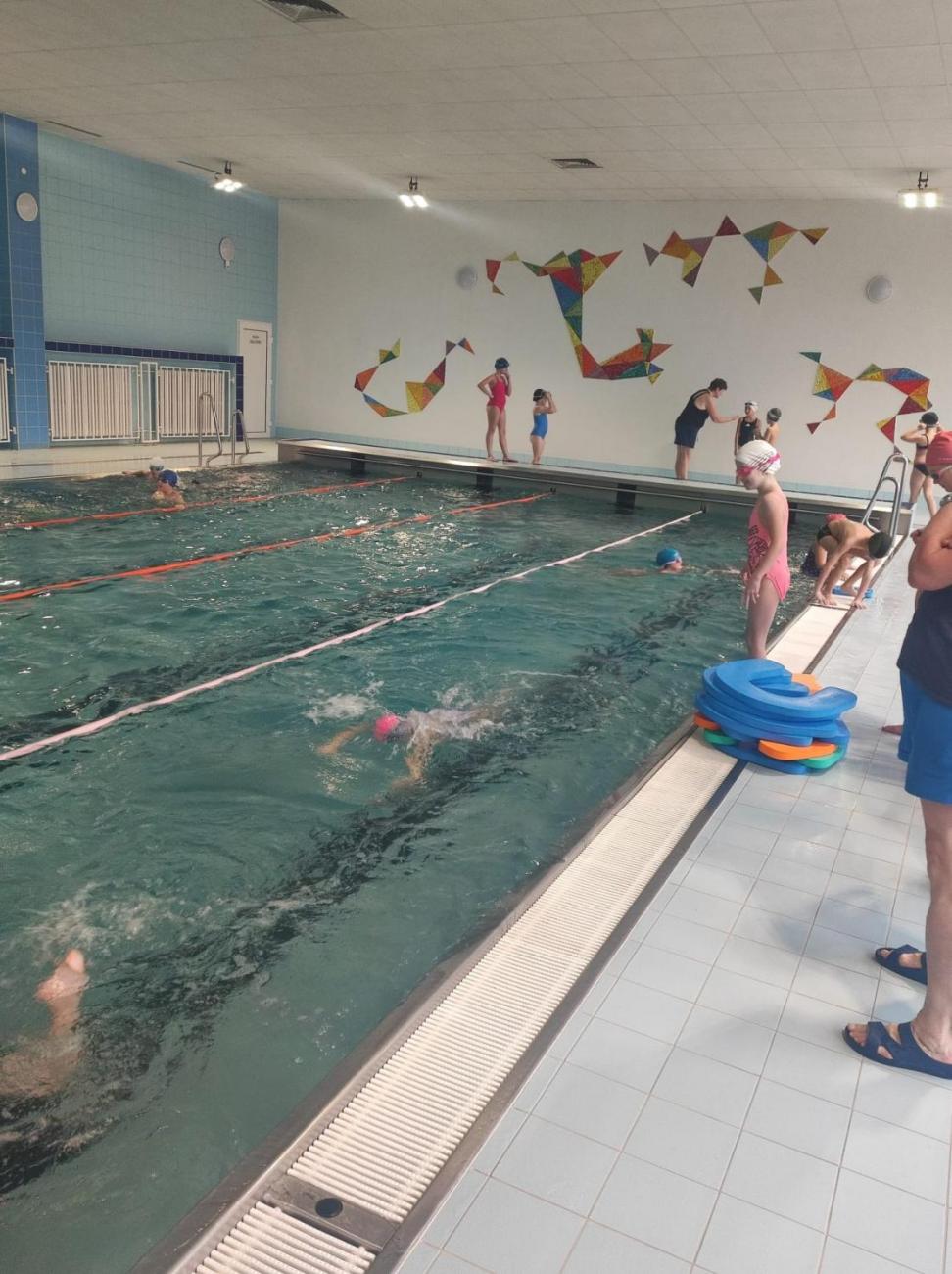 Zdokonalujeme se v plavání – 3. C v akci!