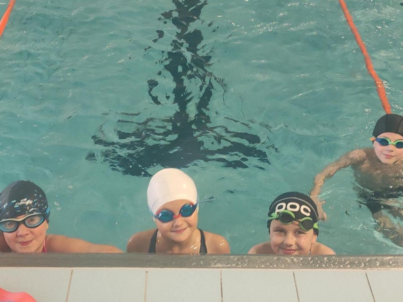 Zdokonalujeme se v plavání – 3. C v akci!