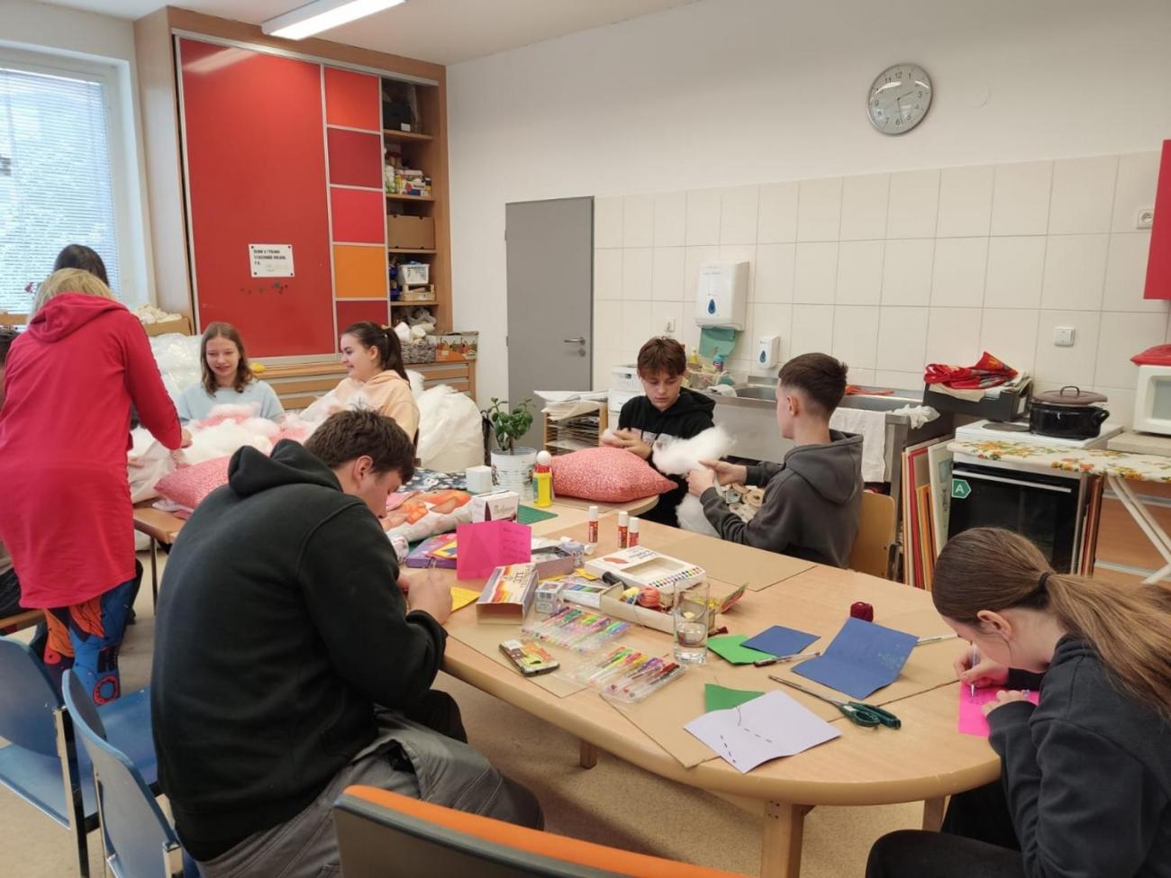 DTS + 8C - šití polštářů