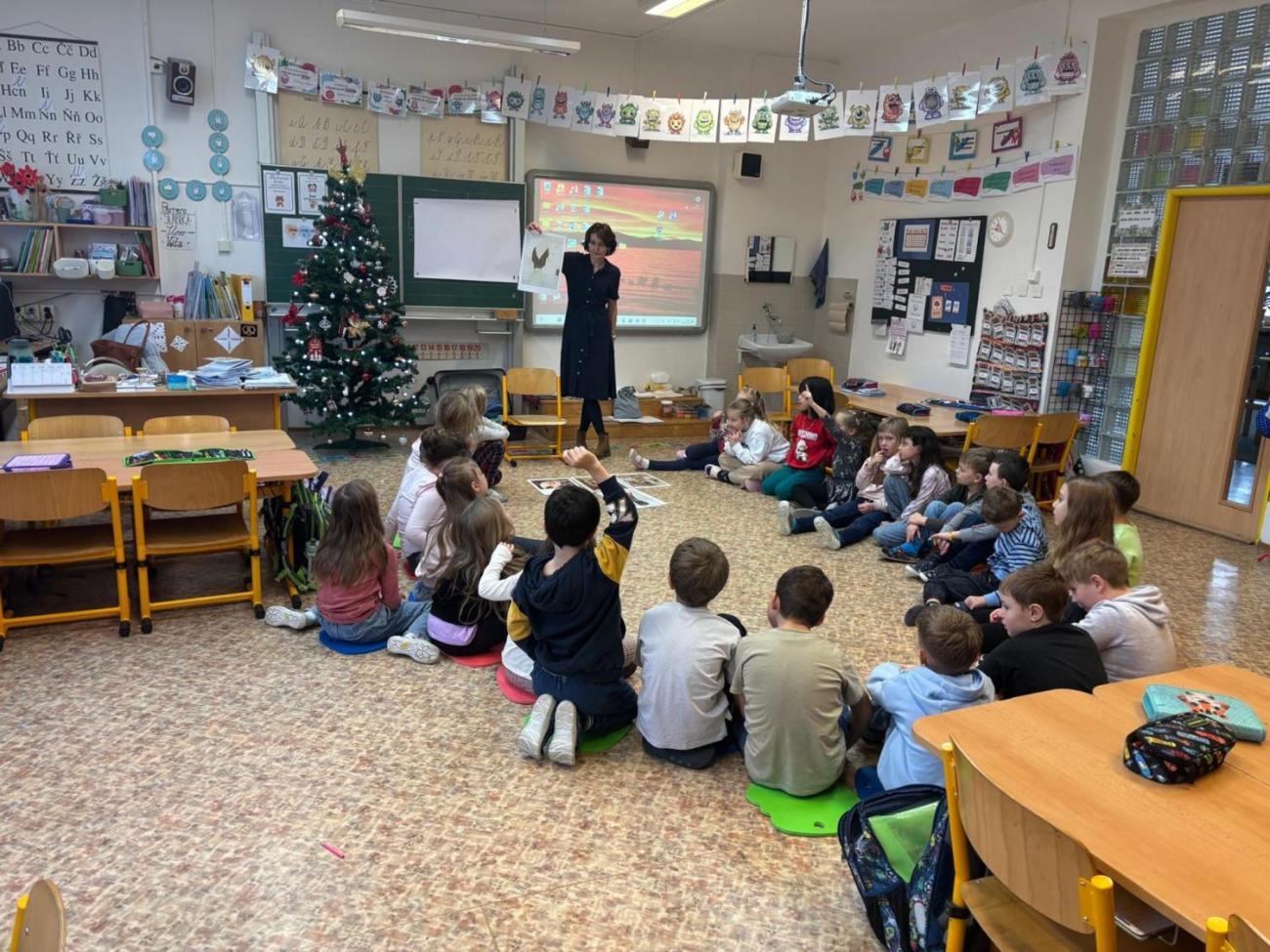 Vánoční program s paní Pitrovou z OGV  2.B