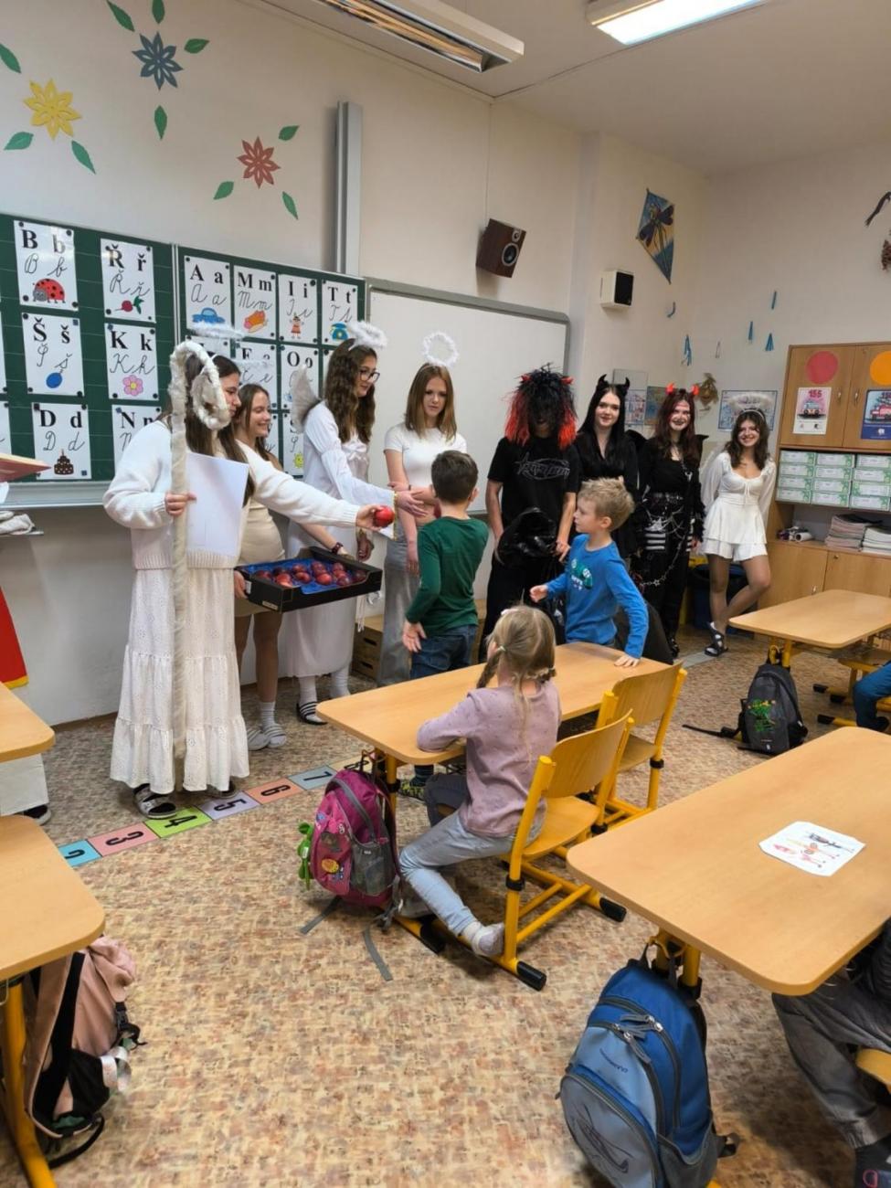 Mikulášská nadílka u prvňáčků