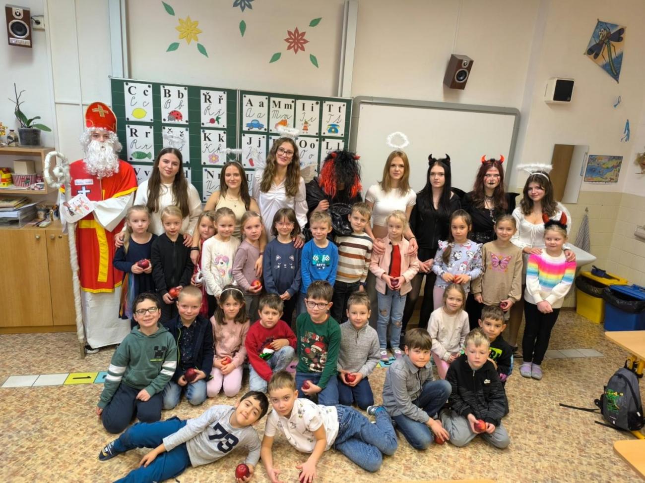 Mikulášská nadílka u prvňáčků