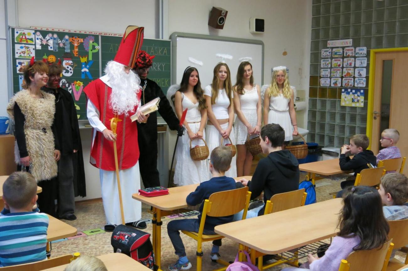 Mikulášská nadílka u prvňáčků