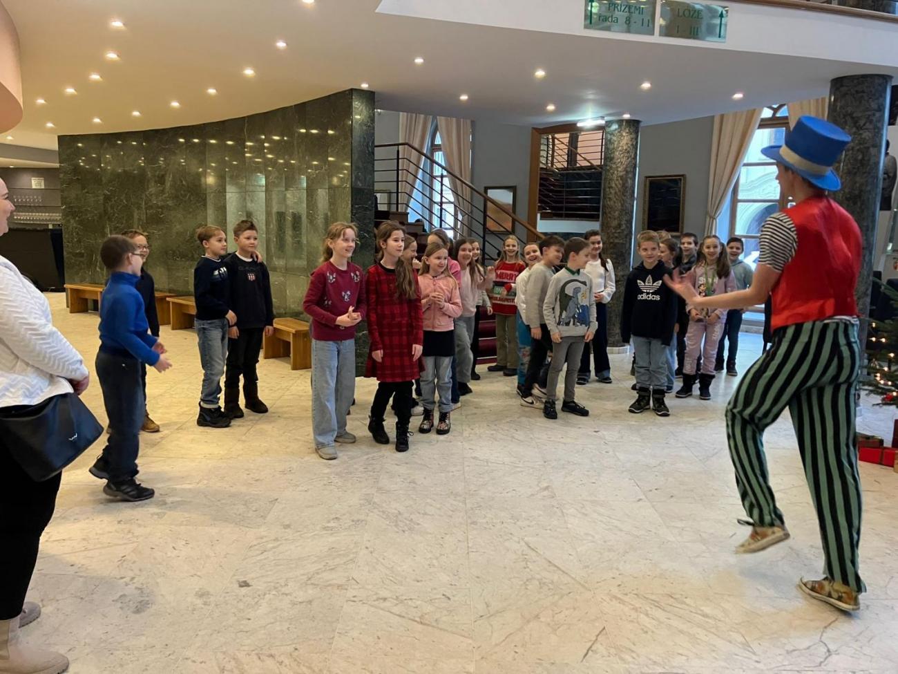 Poprvé v divadle 3.A