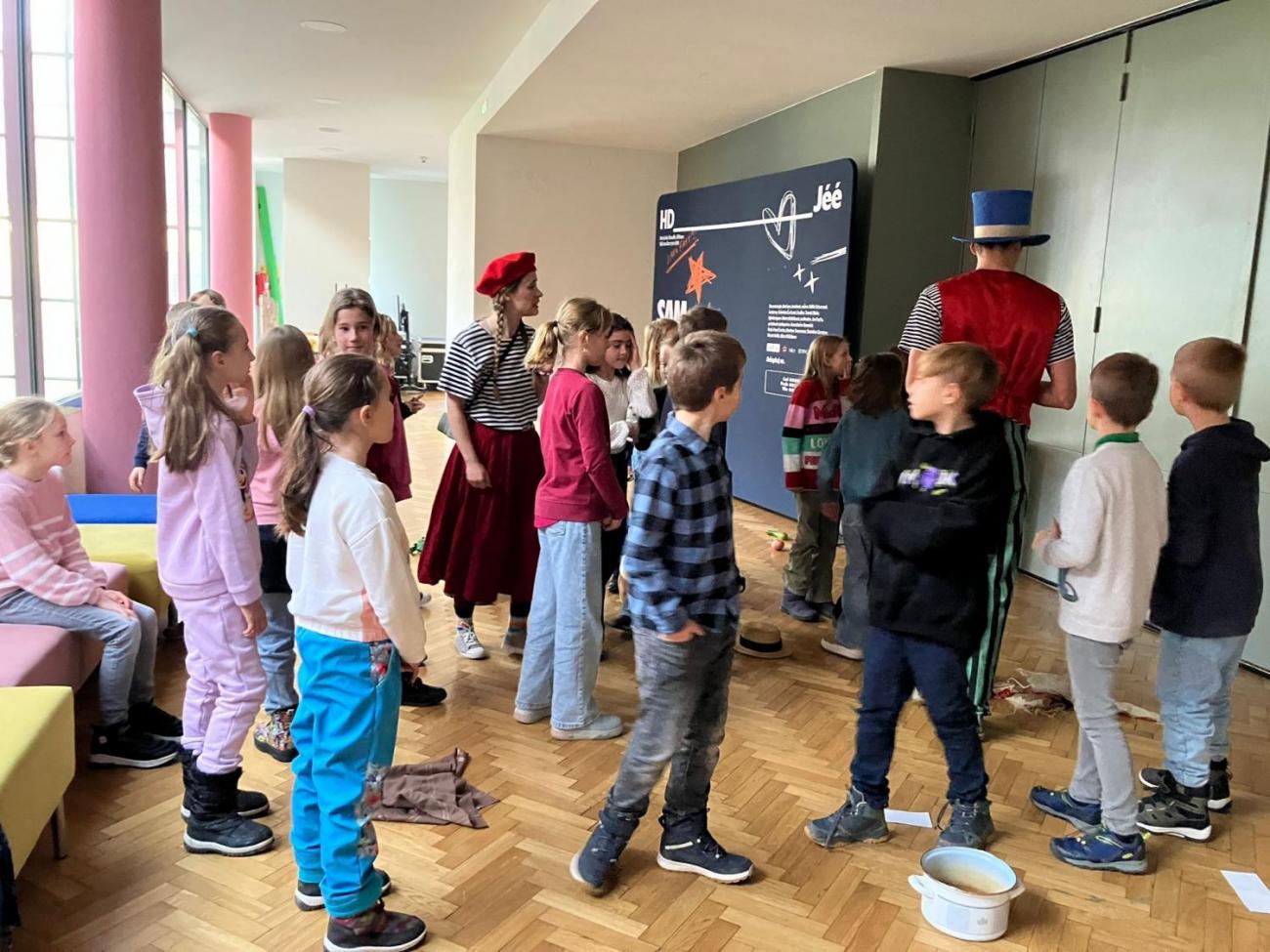 Poprvé v divadle 3.A