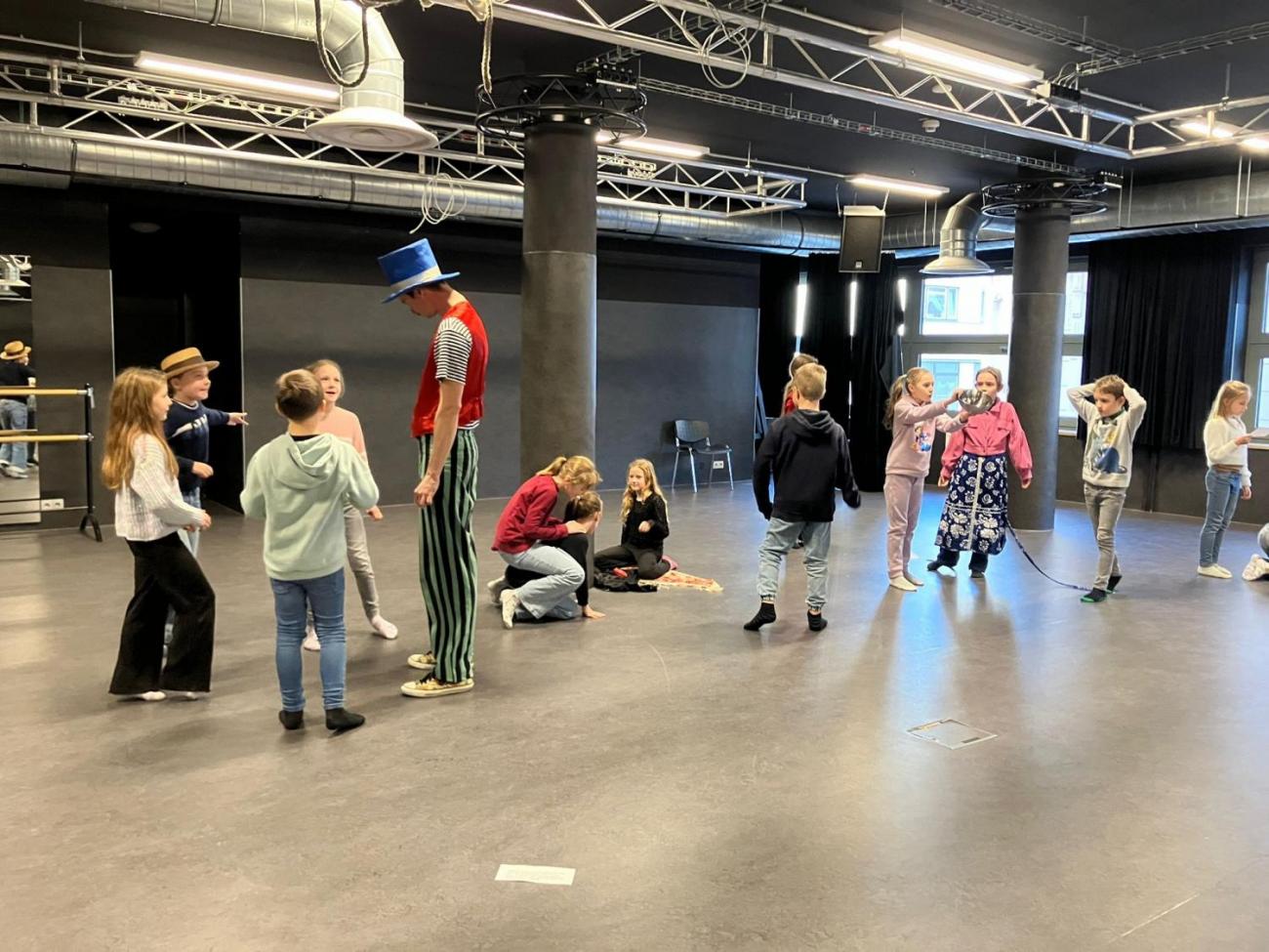 Poprvé v divadle 3.A