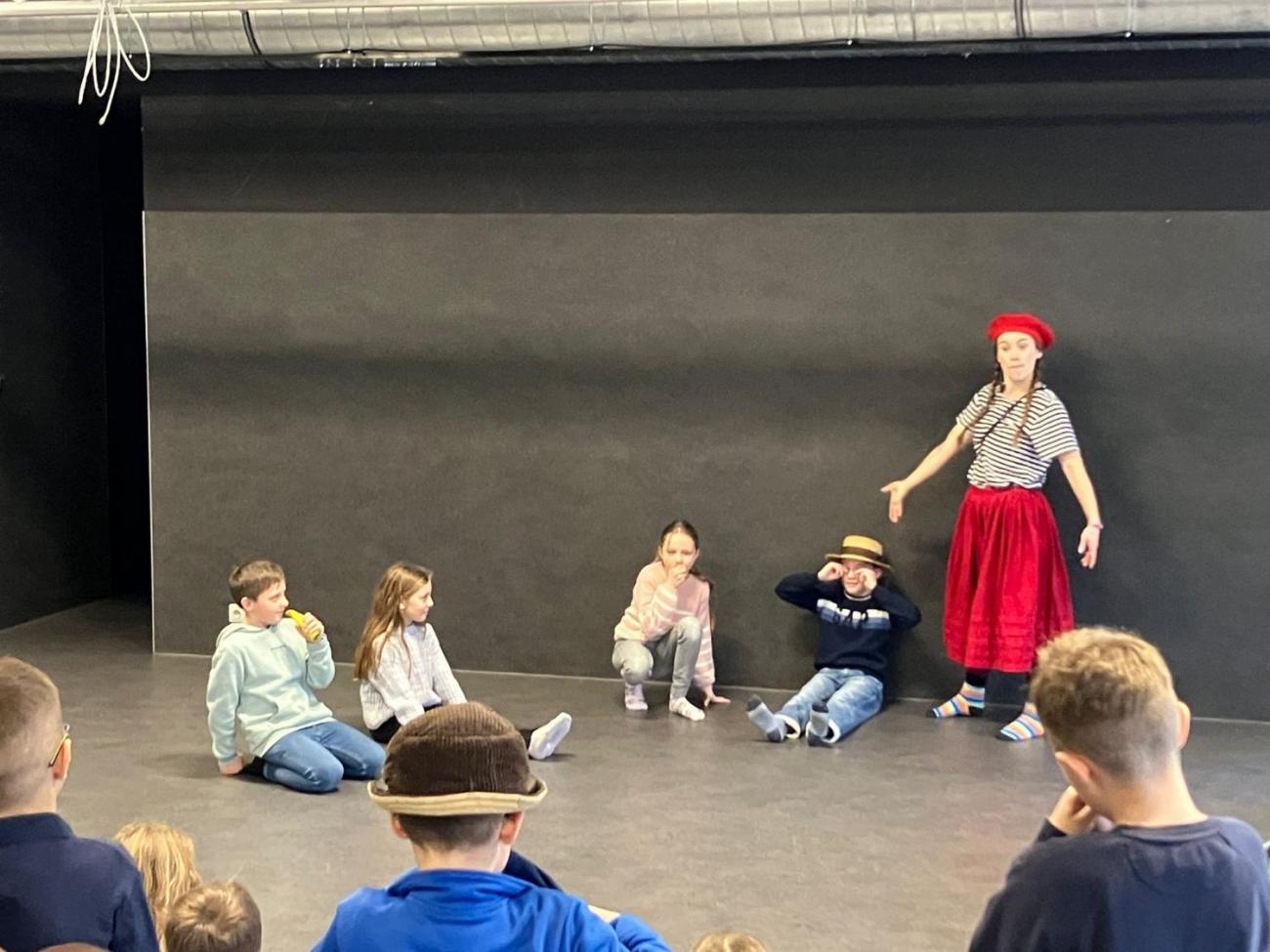 Poprvé v divadle 3.A