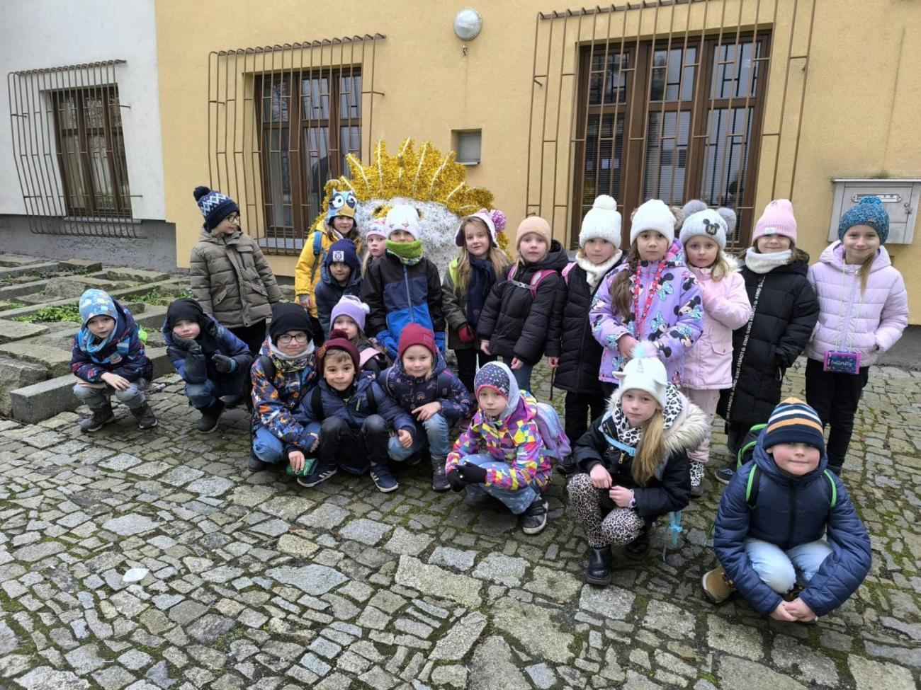 Vánoční program třídy 1.A v městské knihovně