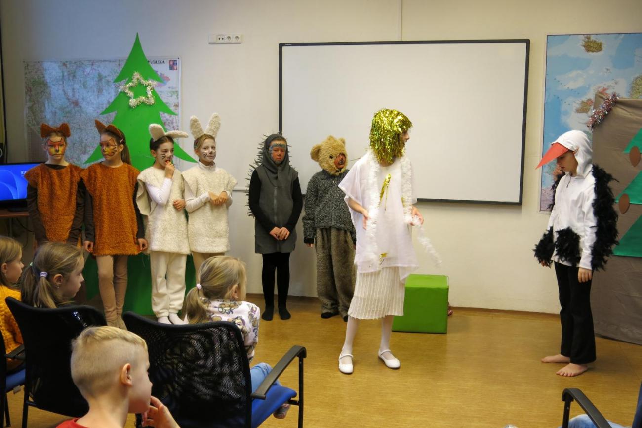 Divadelní představení dramatického kroužku "Zvířátka a Vánoce"