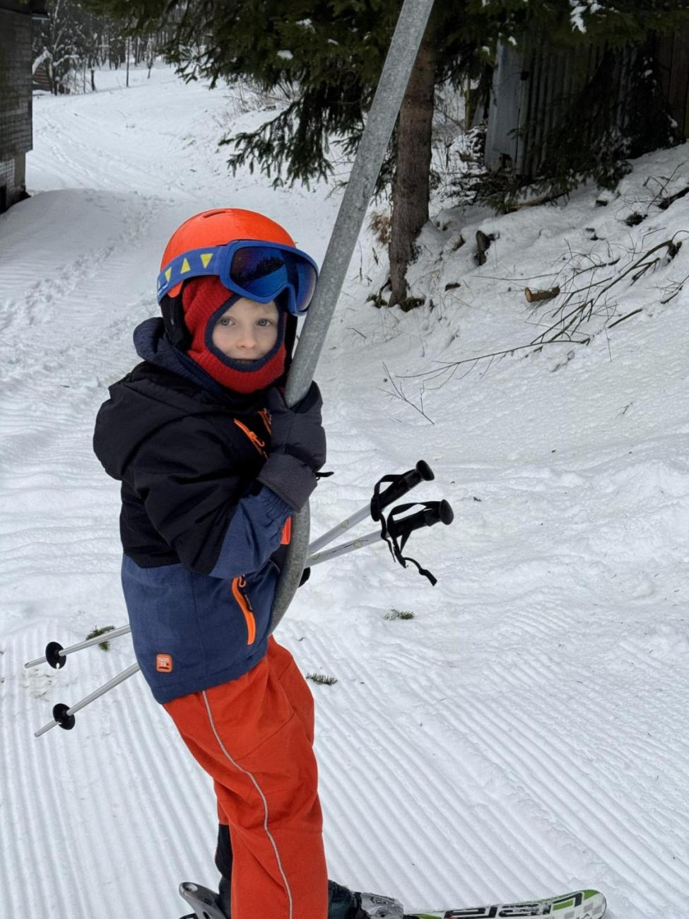 Den plný lyžování